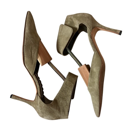 Manolo Blahnik Women's Greige Leather Pointed Toe Ankle Strap Heels 36 Sz 6 - Picture 3 of 9